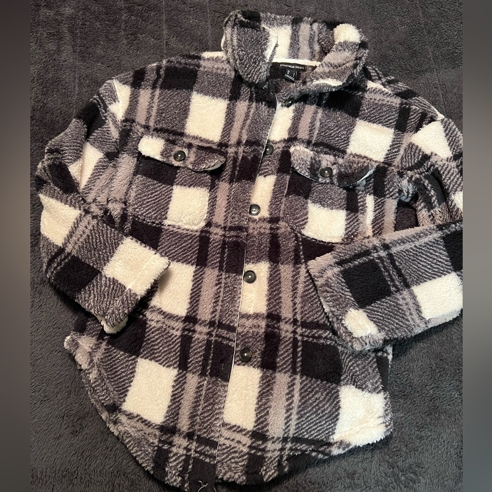 Cozy Dreams: Super Soft Sherpa Jacket